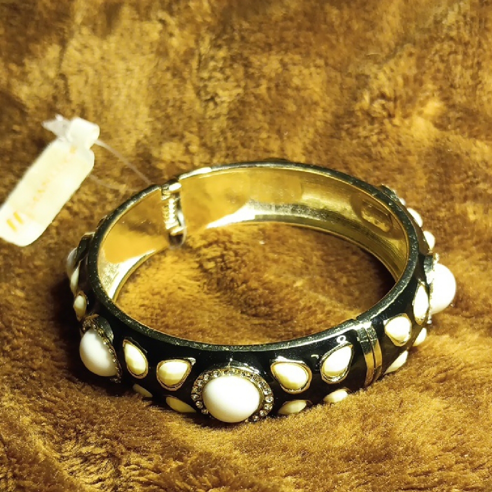 Elegant Gold and Black Bangle Bracelet